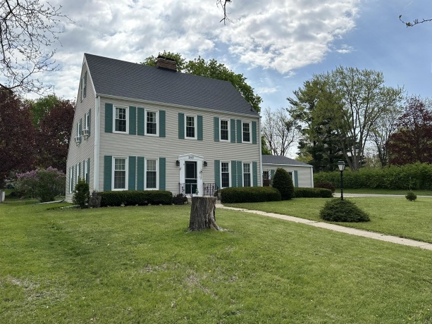 253 Park Crest Dr, FREEPORT, Illinois 61032, 4 Bedrooms Bedrooms, ,2 BathroomsBathrooms,House,For Sale,Park Crest Dr,202602449
