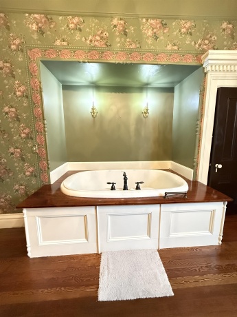 1004 Park, GALENA, Illinois 61036, 8 Bedrooms Bedrooms, ,8 BathroomsBathrooms,House,For Sale,Park,202602888