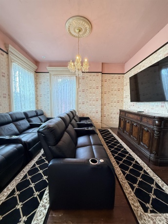 1004 Park, GALENA, Illinois 61036, 8 Bedrooms Bedrooms, ,8 BathroomsBathrooms,House,For Sale,Park,202602888