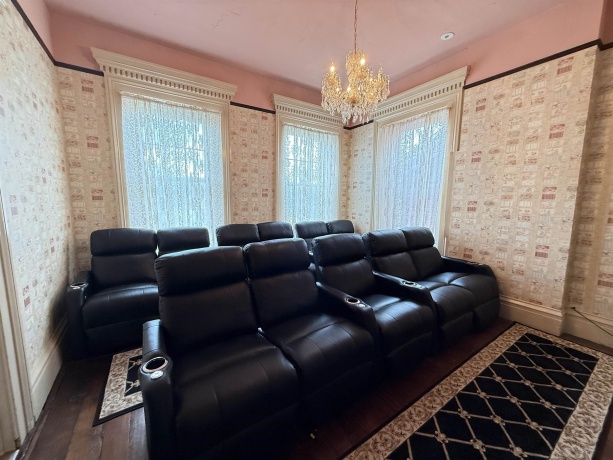 1004 Park, GALENA, Illinois 61036, 8 Bedrooms Bedrooms, ,8 BathroomsBathrooms,House,For Sale,Park,202602888