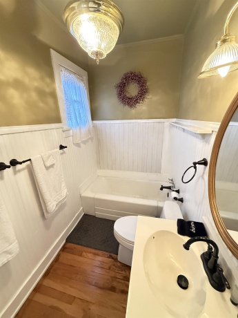 1004 Park, GALENA, Illinois 61036, 8 Bedrooms Bedrooms, ,8 BathroomsBathrooms,House,For Sale,Park,202602888