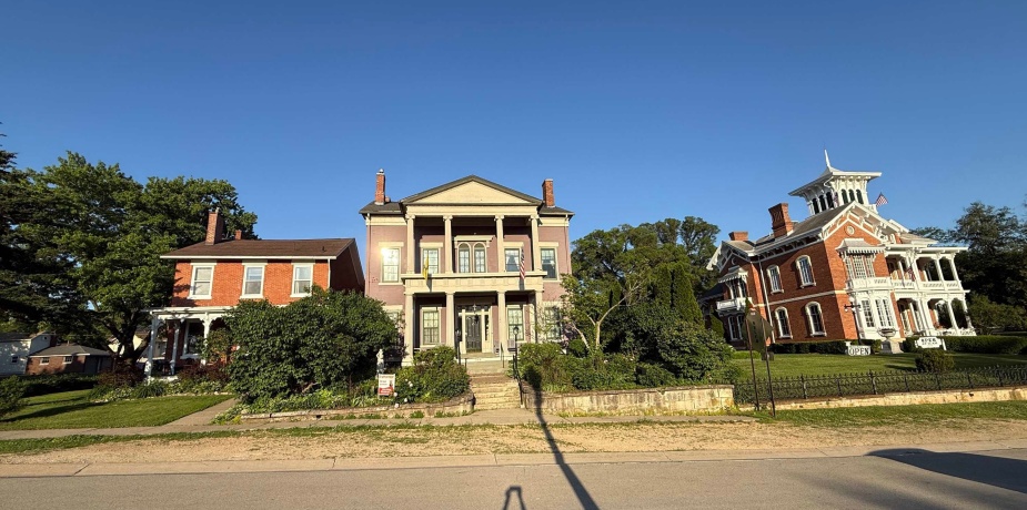 1004 Park, GALENA, Illinois 61036, 8 Bedrooms Bedrooms, ,8 BathroomsBathrooms,House,For Sale,Park,202602888