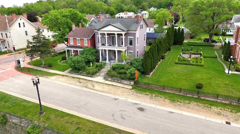 1004 Park, GALENA, Illinois 61036, 8 Bedrooms Bedrooms, ,8 BathroomsBathrooms,House,For Sale,Park,202602888