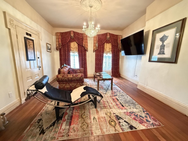 1004 Park, GALENA, Illinois 61036, 8 Bedrooms Bedrooms, ,8 BathroomsBathrooms,House,For Sale,Park,202602888