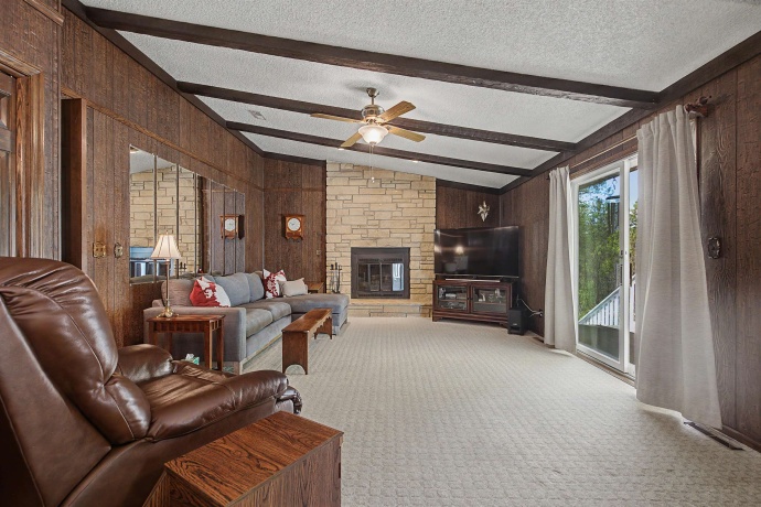 17380 Corbett, MOUNT CARROLL, Illinois 61053, 6 Bedrooms Bedrooms, ,3 BathroomsBathrooms,House,For Sale,Corbett,202602890