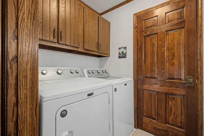 17380 Corbett, MOUNT CARROLL, Illinois 61053, 6 Bedrooms Bedrooms, ,3 BathroomsBathrooms,House,For Sale,Corbett,202602890