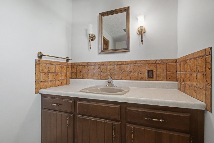 17380 Corbett, MOUNT CARROLL, Illinois 61053, 6 Bedrooms Bedrooms, ,3 BathroomsBathrooms,House,For Sale,Corbett,202602890