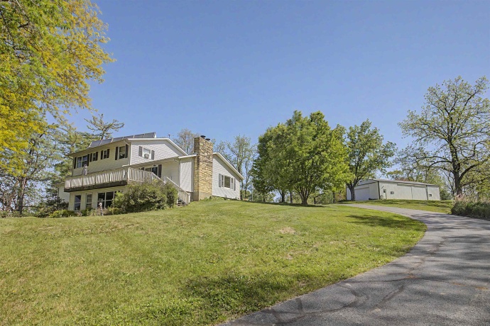 17380 Corbett, MOUNT CARROLL, Illinois 61053, 6 Bedrooms Bedrooms, ,3 BathroomsBathrooms,House,For Sale,Corbett,202602890