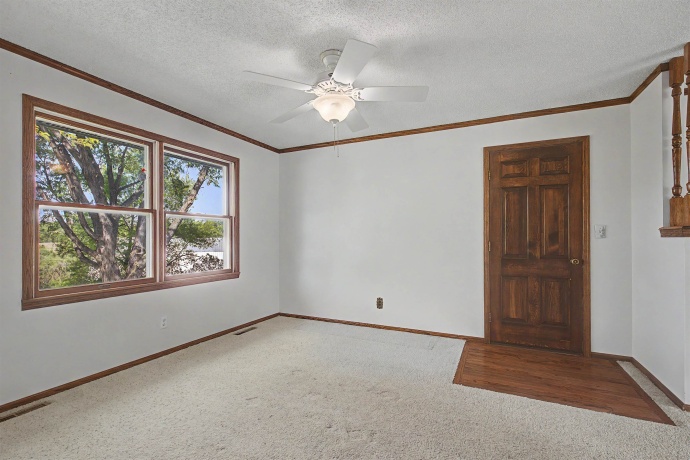 17380 Corbett, MOUNT CARROLL, Illinois 61053, 6 Bedrooms Bedrooms, ,3 BathroomsBathrooms,House,For Sale,Corbett,202602890