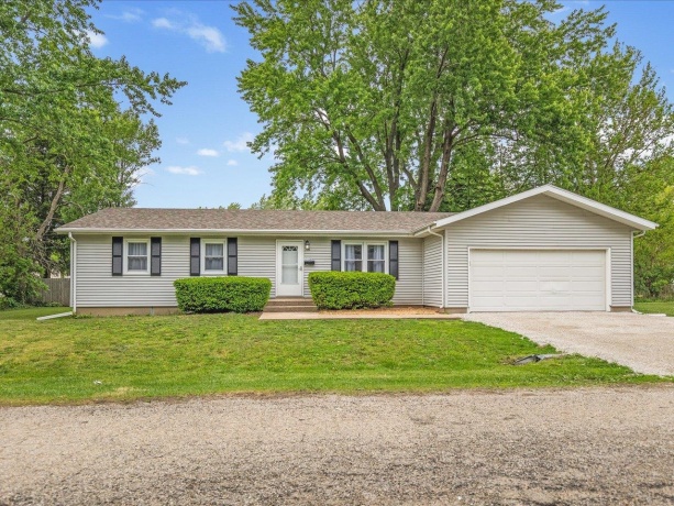 118 Hawley, AMBOY, Illinois 61310, 3 Bedrooms Bedrooms, ,1 BathroomBathrooms,House,For Sale,Hawley,202602892