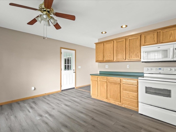 118 Hawley, AMBOY, Illinois 61310, 3 Bedrooms Bedrooms, ,1 BathroomBathrooms,House,For Sale,Hawley,202602892