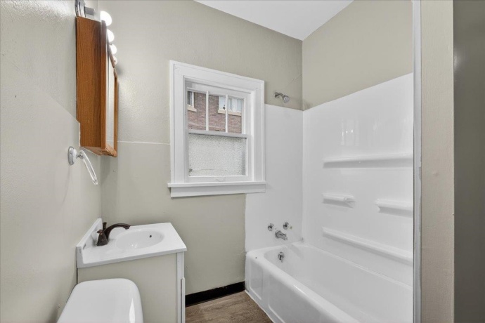 1526 10th, ROCKFORD, Illinois 61104, 2 Bedrooms Bedrooms, ,1 BathroomBathrooms,House,For Sale,10th,202602895