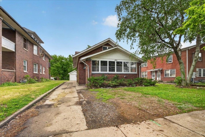 1526 10th, ROCKFORD, Illinois 61104, 2 Bedrooms Bedrooms, ,1 BathroomBathrooms,House,For Sale,10th,202602895