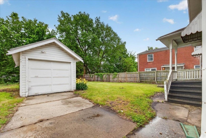 1526 10th, ROCKFORD, Illinois 61104, 2 Bedrooms Bedrooms, ,1 BathroomBathrooms,House,For Sale,10th,202602895