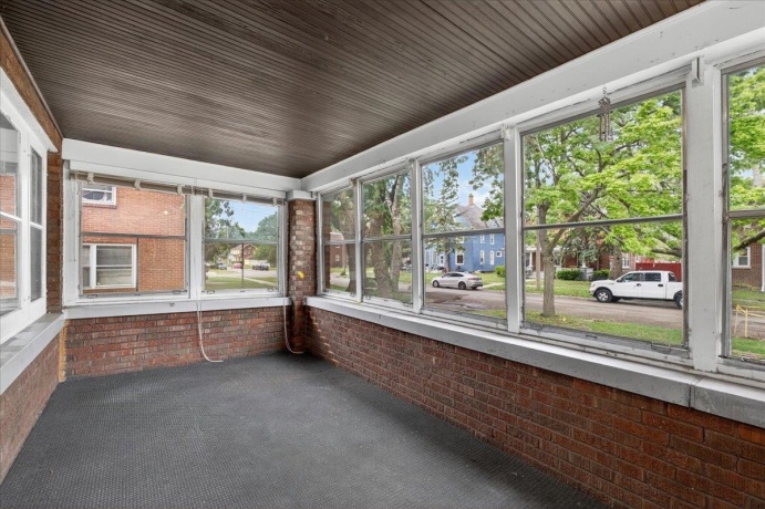 1526 10th, ROCKFORD, Illinois 61104, 2 Bedrooms Bedrooms, ,1 BathroomBathrooms,House,For Sale,10th,202602895