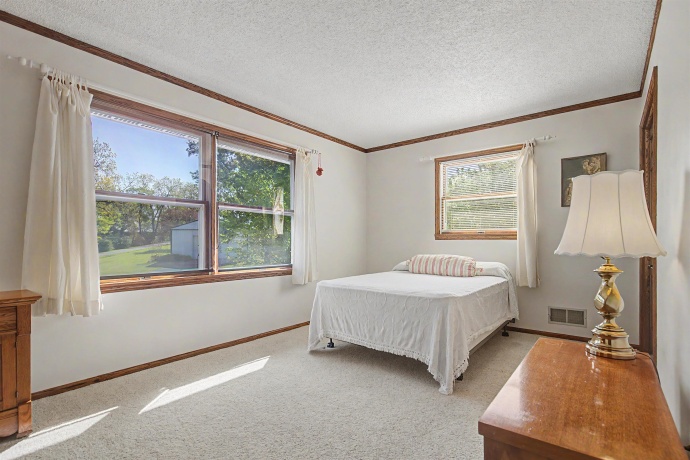 17380 Corbett, MOUNT CARROLL, Illinois 61053, 6 Bedrooms Bedrooms, ,3 BathroomsBathrooms,Farm,For Sale,Corbett,202602896