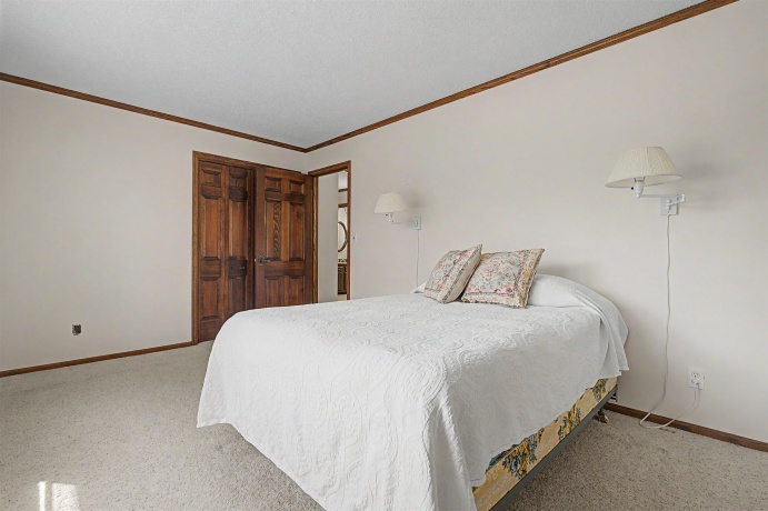 17380 Corbett, MOUNT CARROLL, Illinois 61053, 6 Bedrooms Bedrooms, ,3 BathroomsBathrooms,Farm,For Sale,Corbett,202602896