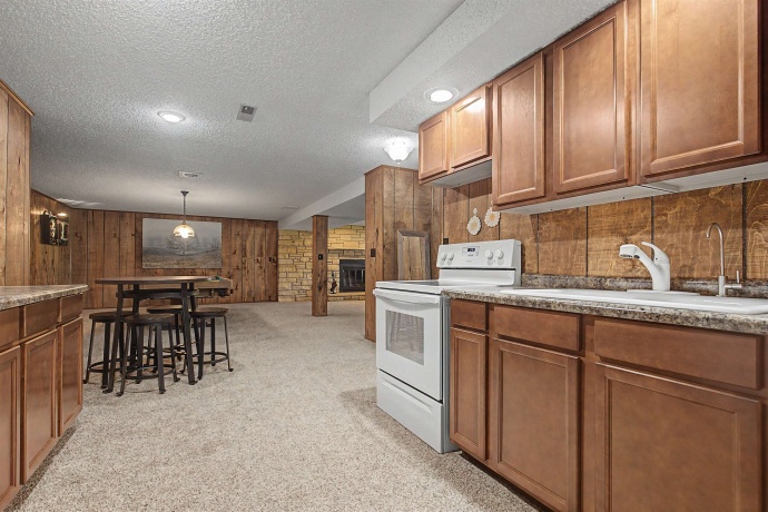 17380 Corbett, MOUNT CARROLL, Illinois 61053, 6 Bedrooms Bedrooms, ,3 BathroomsBathrooms,Farm,For Sale,Corbett,202602896