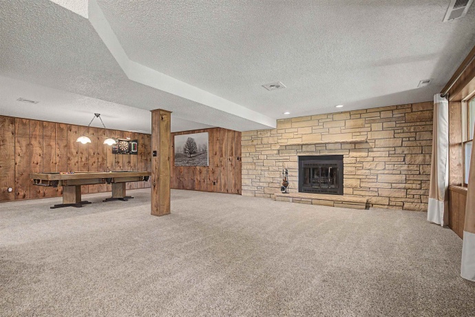 17380 Corbett, MOUNT CARROLL, Illinois 61053, 6 Bedrooms Bedrooms, ,3 BathroomsBathrooms,Farm,For Sale,Corbett,202602896