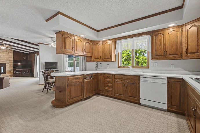 17380 Corbett, MOUNT CARROLL, Illinois 61053, 6 Bedrooms Bedrooms, ,3 BathroomsBathrooms,Farm,For Sale,Corbett,202602896