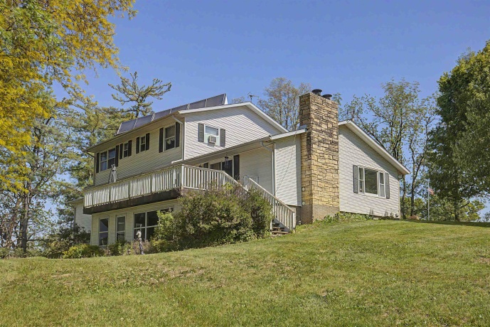 17380 Corbett, MOUNT CARROLL, Illinois 61053, 6 Bedrooms Bedrooms, ,3 BathroomsBathrooms,Farm,For Sale,Corbett,202602896