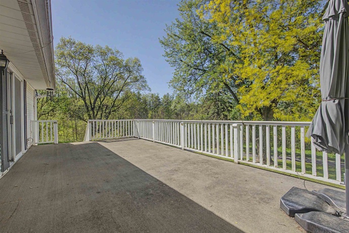 17380 Corbett, MOUNT CARROLL, Illinois 61053, 6 Bedrooms Bedrooms, ,3 BathroomsBathrooms,Farm,For Sale,Corbett,202602896