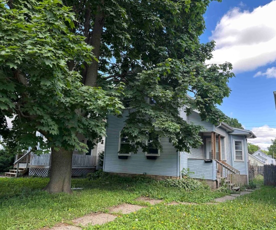 522 2ND AVE SOUTH, CLINTON, Iowa 52732, 3 Bedrooms Bedrooms, ,1 BathroomBathrooms,House,For Sale,2ND AVE SOUTH,202602898