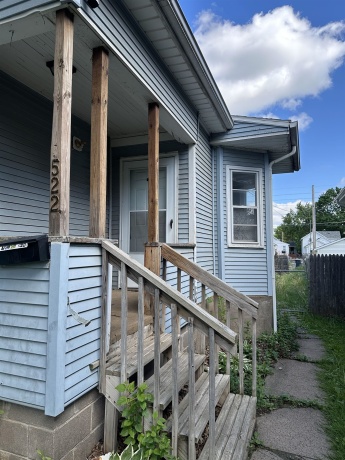 522 2ND AVE SOUTH, CLINTON, Iowa 52732, 3 Bedrooms Bedrooms, ,1 BathroomBathrooms,House,For Sale,2ND AVE SOUTH,202602898