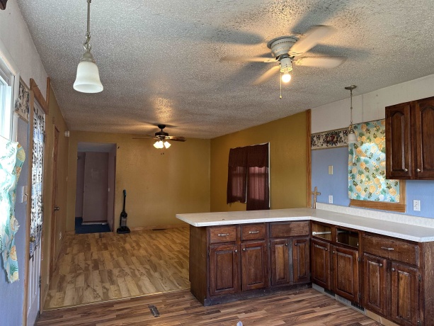 522 2ND AVE SOUTH, CLINTON, Iowa 52732, 3 Bedrooms Bedrooms, ,1 BathroomBathrooms,House,For Sale,2ND AVE SOUTH,202602898