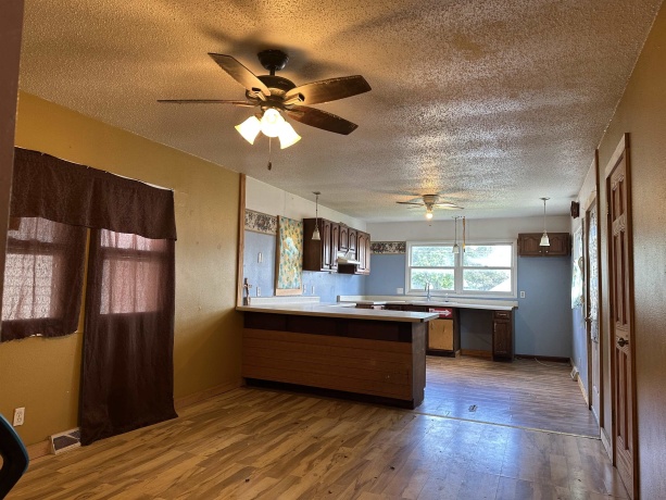 522 2ND AVE SOUTH, CLINTON, Iowa 52732, 3 Bedrooms Bedrooms, ,1 BathroomBathrooms,House,For Sale,2ND AVE SOUTH,202602898