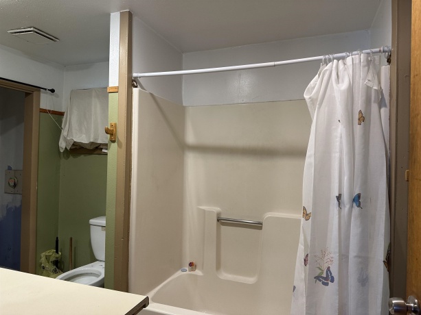 522 2ND AVE SOUTH, CLINTON, Iowa 52732, 3 Bedrooms Bedrooms, ,1 BathroomBathrooms,House,For Sale,2ND AVE SOUTH,202602898