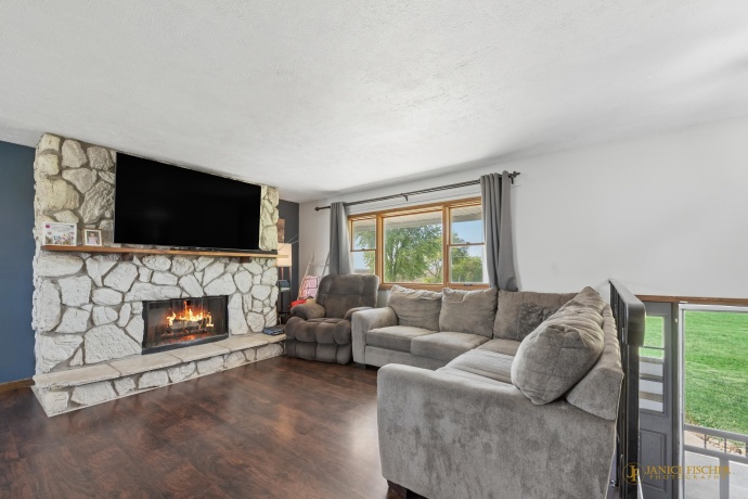 12521 High, DAVIS JUNCTION, Illinois 61020, 4 Bedrooms Bedrooms, ,2 BathroomsBathrooms,House,For Sale,High,202602899
