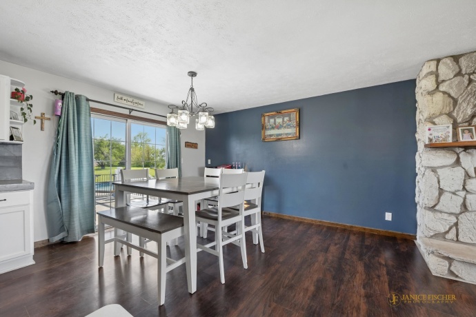 12521 High, DAVIS JUNCTION, Illinois 61020, 4 Bedrooms Bedrooms, ,2 BathroomsBathrooms,House,For Sale,High,202602899