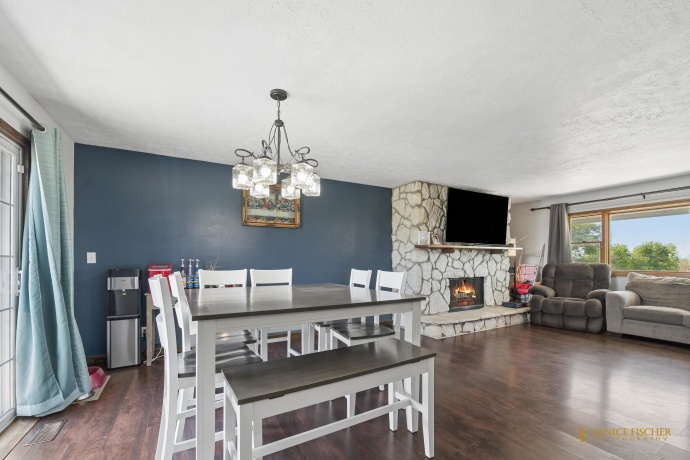12521 High, DAVIS JUNCTION, Illinois 61020, 4 Bedrooms Bedrooms, ,2 BathroomsBathrooms,House,For Sale,High,202602899
