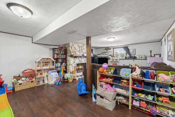 12521 High, DAVIS JUNCTION, Illinois 61020, 4 Bedrooms Bedrooms, ,2 BathroomsBathrooms,House,For Sale,High,202602899