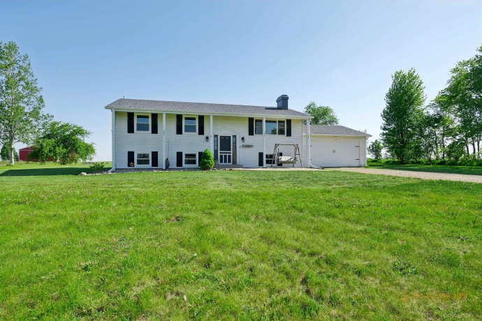 12521 High, DAVIS JUNCTION, Illinois 61020, 4 Bedrooms Bedrooms, ,2 BathroomsBathrooms,House,For Sale,High,202602899