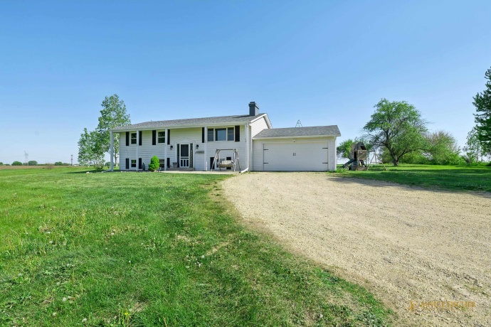 12521 High, DAVIS JUNCTION, Illinois 61020, 4 Bedrooms Bedrooms, ,2 BathroomsBathrooms,House,For Sale,High,202602899