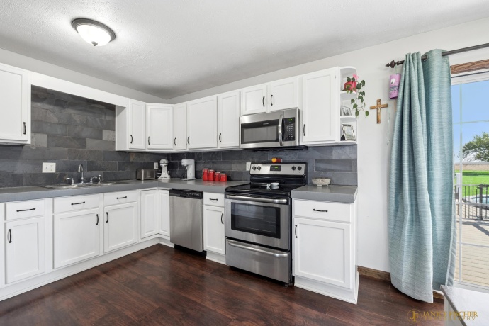 12521 High, DAVIS JUNCTION, Illinois 61020, 4 Bedrooms Bedrooms, ,2 BathroomsBathrooms,House,For Sale,High,202602899