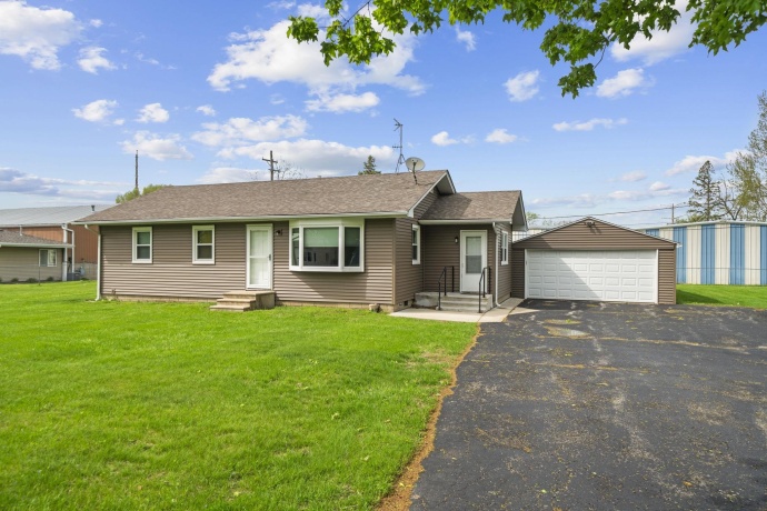 2108 Margaret, LOVES PARK, Illinois 61111, 3 Bedrooms Bedrooms, ,2 BathroomsBathrooms,House,For Sale,Margaret,202602900