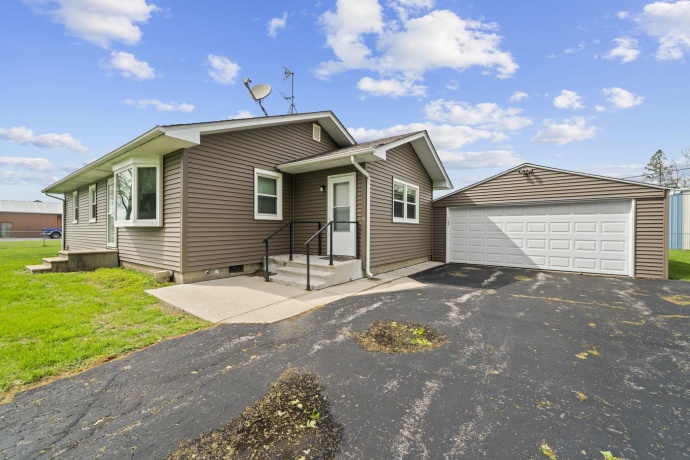 2108 Margaret, LOVES PARK, Illinois 61111, 3 Bedrooms Bedrooms, ,2 BathroomsBathrooms,House,For Sale,Margaret,202602900