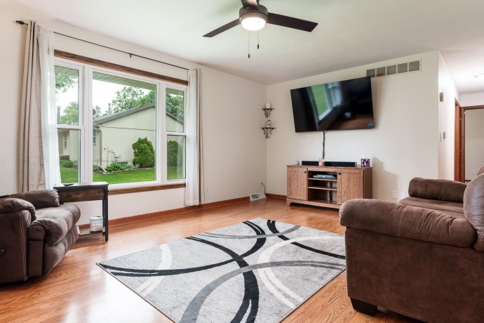 10029 Debbie, MACHESNEY PARK, Illinois 61115, 3 Bedrooms Bedrooms, ,2 BathroomsBathrooms,House,For Sale,Debbie,202602904