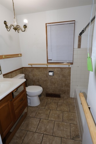 916 Crystal, MACHESNEY PARK, Illinois 61115, 3 Bedrooms Bedrooms, ,2 BathroomsBathrooms,House,For Sale,Crystal,202602909