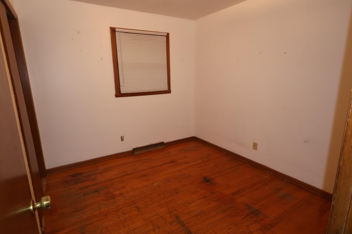 916 Crystal, MACHESNEY PARK, Illinois 61115, 3 Bedrooms Bedrooms, ,2 BathroomsBathrooms,House,For Sale,Crystal,202602909