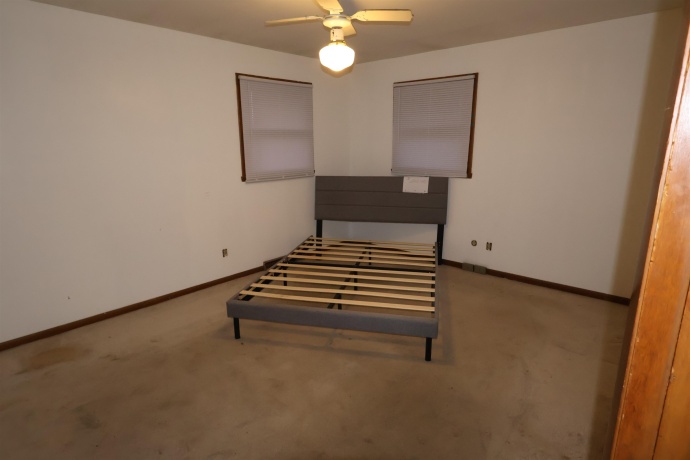 916 Crystal, MACHESNEY PARK, Illinois 61115, 3 Bedrooms Bedrooms, ,2 BathroomsBathrooms,House,For Sale,Crystal,202602909