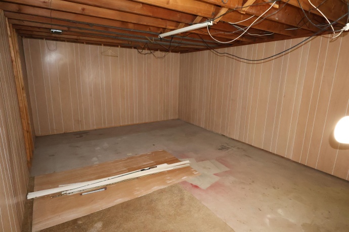 916 Crystal, MACHESNEY PARK, Illinois 61115, 3 Bedrooms Bedrooms, ,2 BathroomsBathrooms,House,For Sale,Crystal,202602909