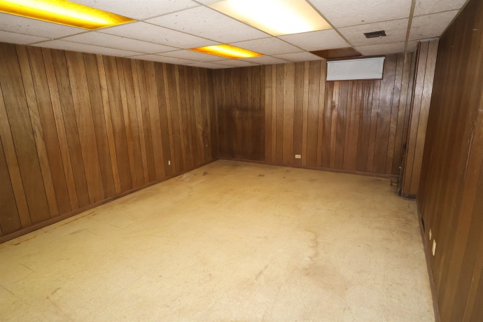 916 Crystal, MACHESNEY PARK, Illinois 61115, 3 Bedrooms Bedrooms, ,2 BathroomsBathrooms,House,For Sale,Crystal,202602909