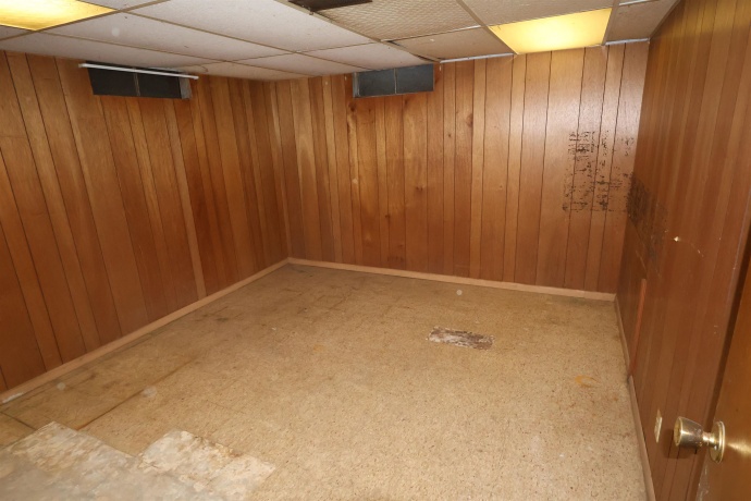 916 Crystal, MACHESNEY PARK, Illinois 61115, 3 Bedrooms Bedrooms, ,2 BathroomsBathrooms,House,For Sale,Crystal,202602909