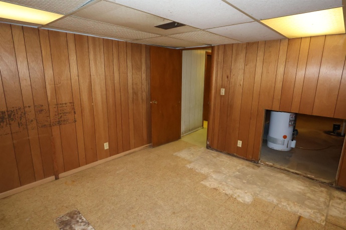 916 Crystal, MACHESNEY PARK, Illinois 61115, 3 Bedrooms Bedrooms, ,2 BathroomsBathrooms,House,For Sale,Crystal,202602909