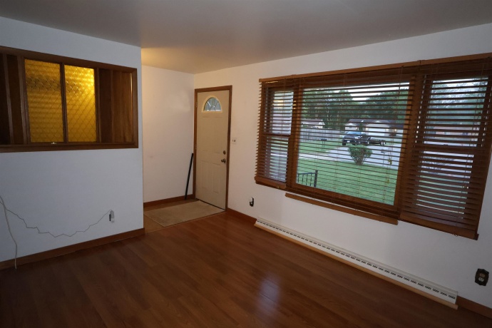 916 Crystal, MACHESNEY PARK, Illinois 61115, 3 Bedrooms Bedrooms, ,2 BathroomsBathrooms,House,For Sale,Crystal,202602909