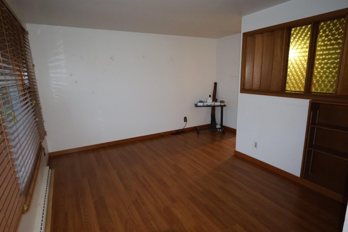 916 Crystal, MACHESNEY PARK, Illinois 61115, 3 Bedrooms Bedrooms, ,2 BathroomsBathrooms,House,For Sale,Crystal,202602909
